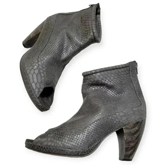 Colleen Cordero Open Toe Heeled Boots Grey Snakeskin Wood Heel Size 8 USA Made - Picture 1 of 9